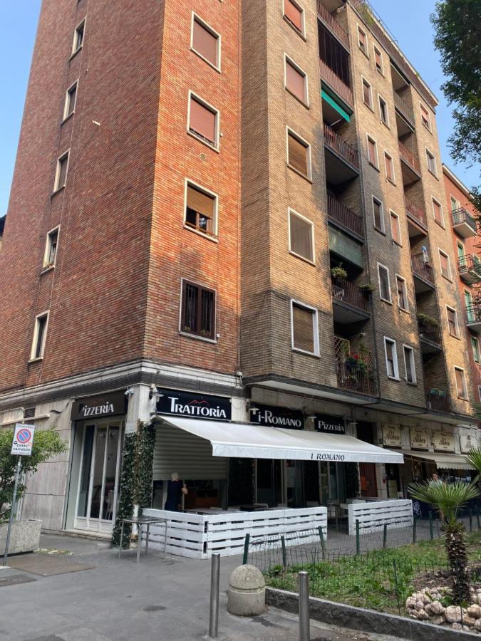 Chiara 34 - M4 Metro Blu Appartamento